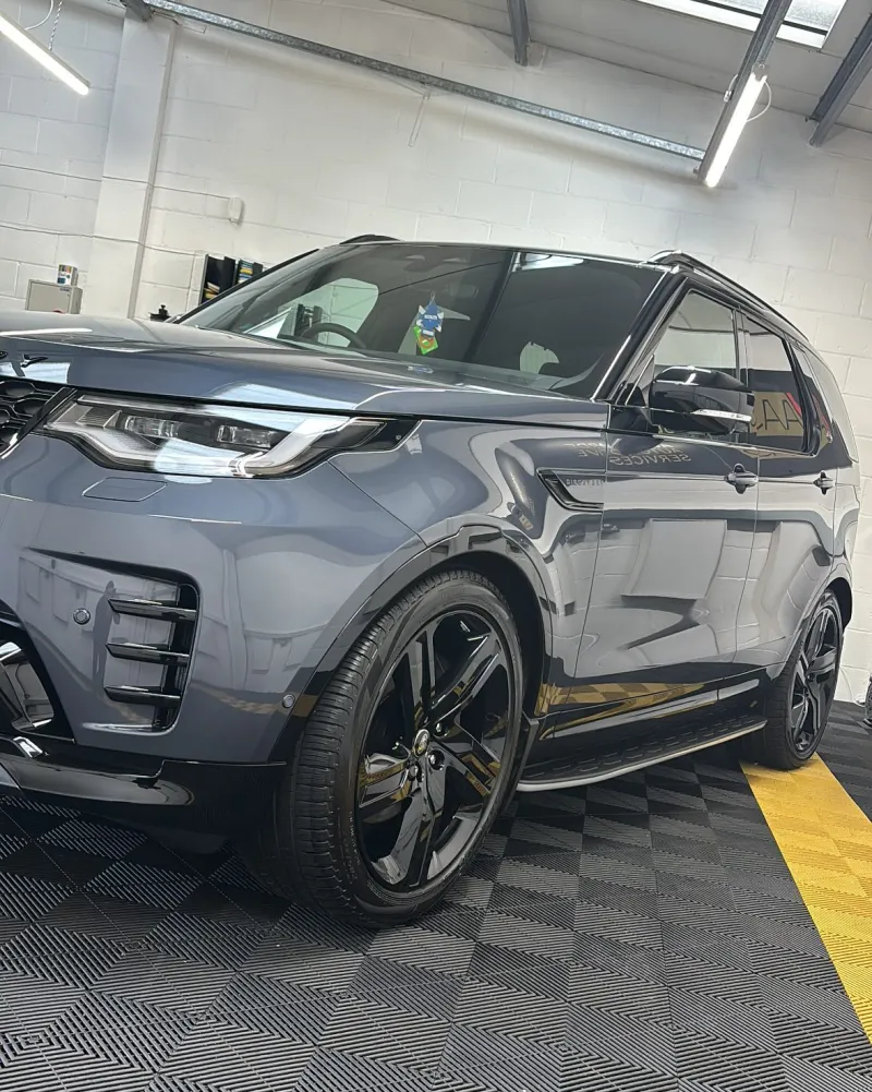 Grey Land Rover Discovery after a new car detail